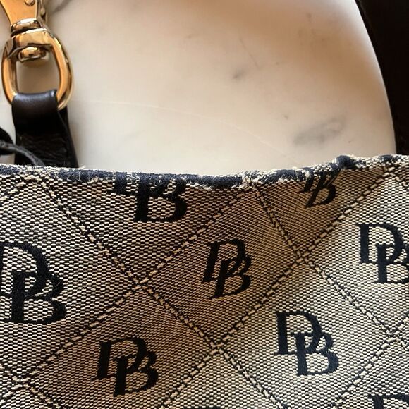 Dooney & Bourke Maxi Quilt Logo Lock Sack Shoulder Bag Black & Gray - Picture 4 of 11